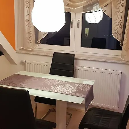 Geraeumige 2-zimmerwohnung In Ruhiger Lage *