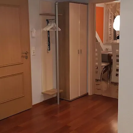 Geraeumige 2-zimmerwohnung In Ruhiger Lage Daire