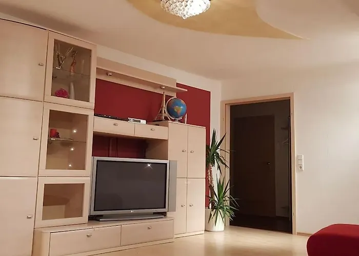 Geräumige 2-zimmerwohnung In Ruhiger Lage Apartment *