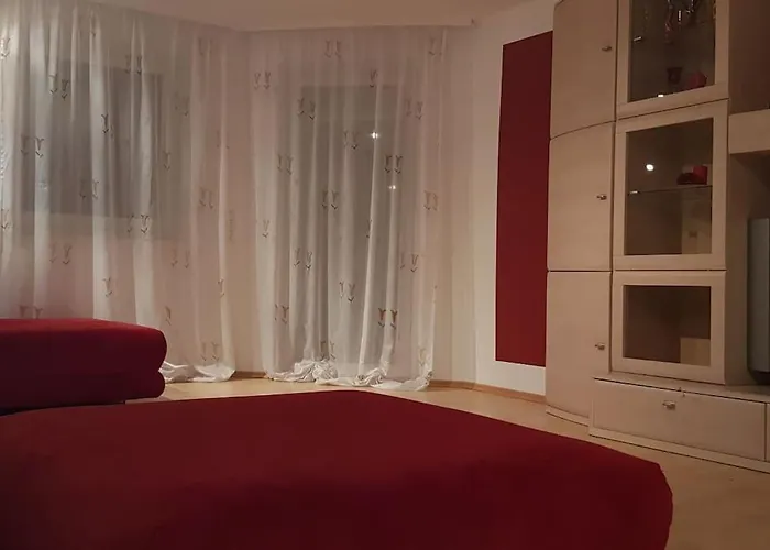 Geräumige 2-zimmerwohnung In Ruhiger Lage Apartment *