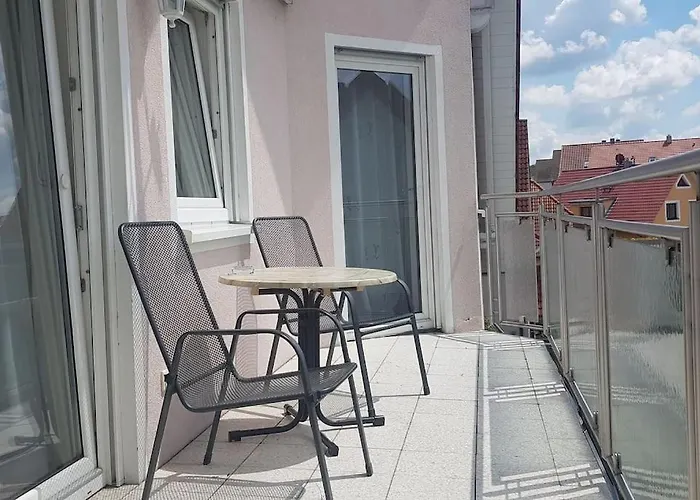 Apartment Geräumige 2-zimmerwohnung In Ruhiger Lage *