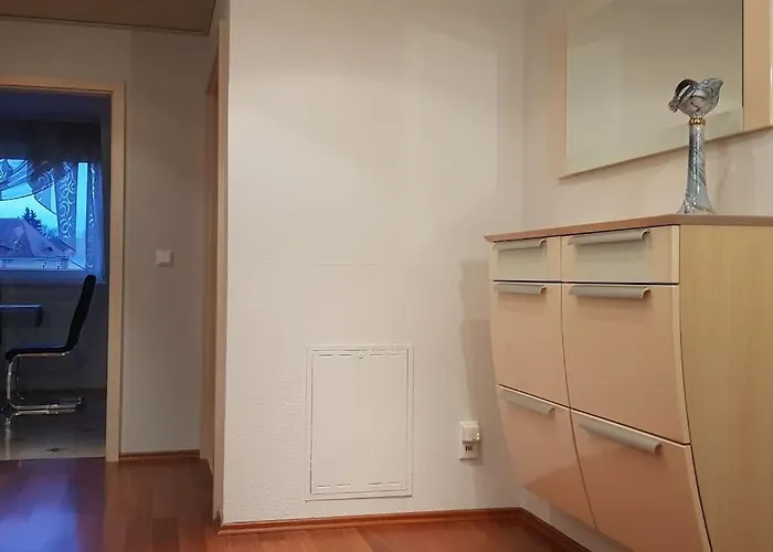 Geräumige 2-zimmerwohnung In Ruhiger Lage