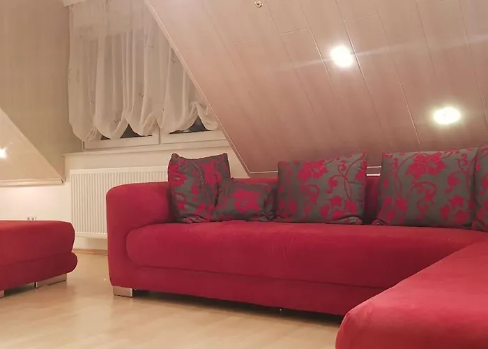 Apartment Geräumige 2-zimmerwohnung In Ruhiger Lage *
